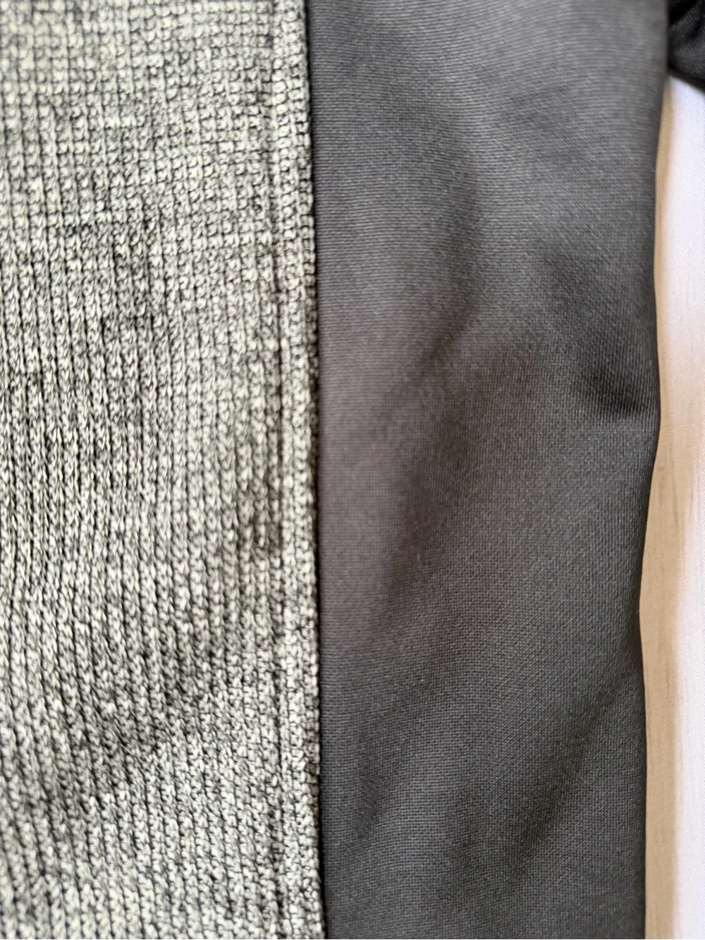 Spyder mid weight Heather gray black 1/4 zip Outbound core sweater jacket. Large